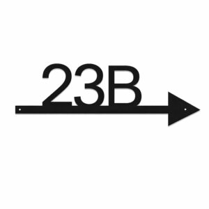 Metalowa tabliczka adresowa ze strzałką kierunkową i numerem domu