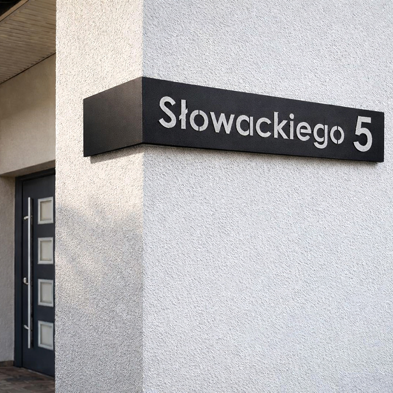 Numer na dom narożny napis